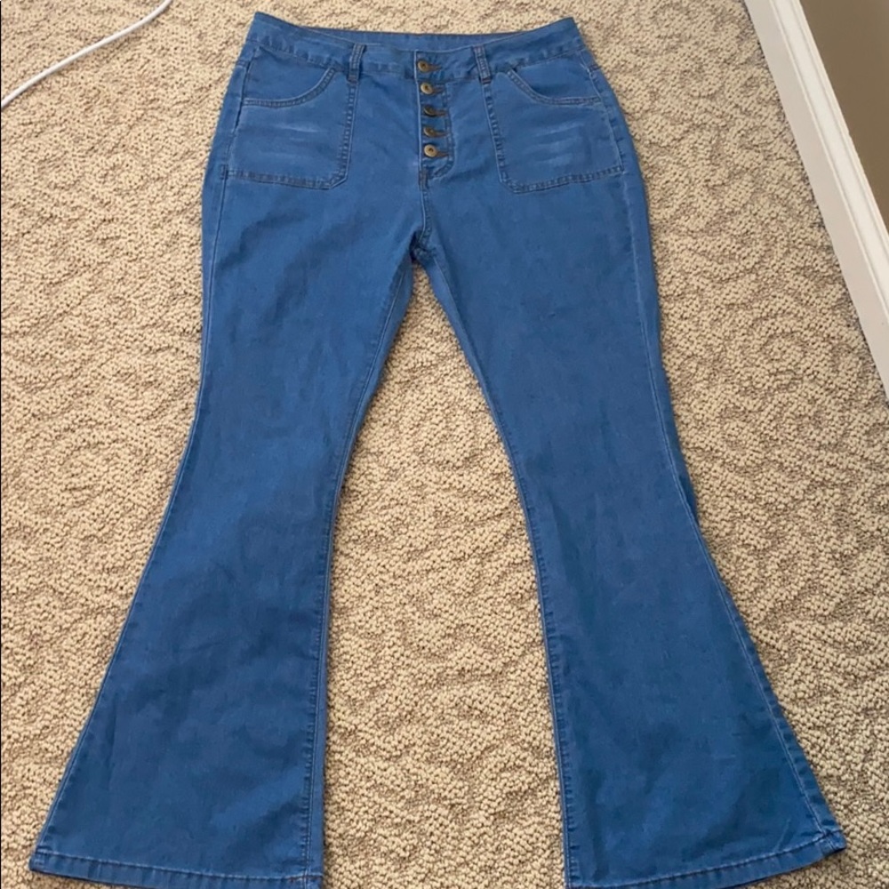 women’s bell bottom jeans